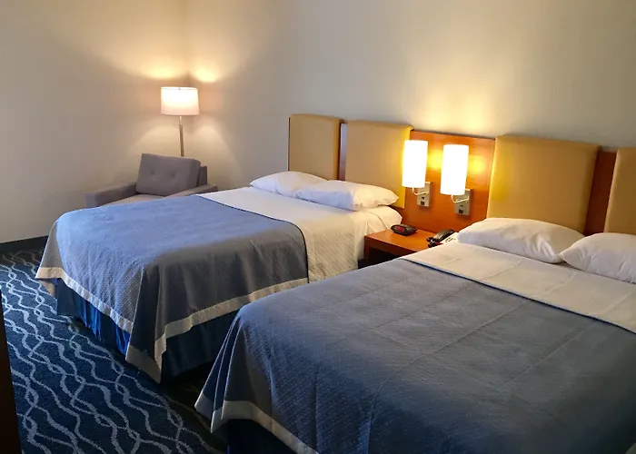Days Inn & Suites By Wyndham Cincinnati North Springdale