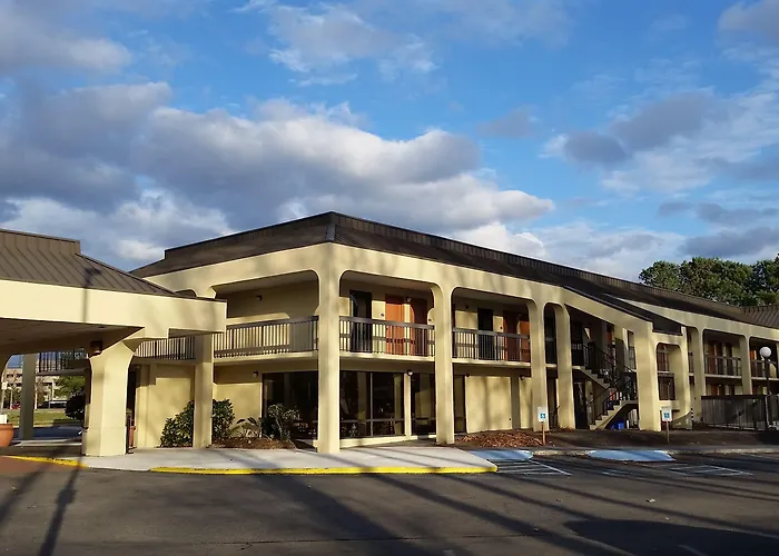 Days Inn By Wyndham Norfolk Airport