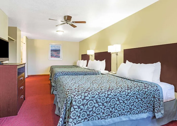 Days Inn By Wyndham Pueblo