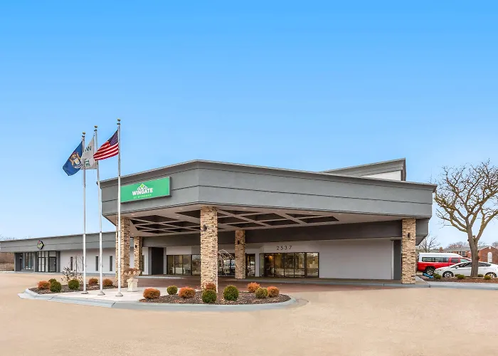 Wingate By Wyndham Troy Hotel