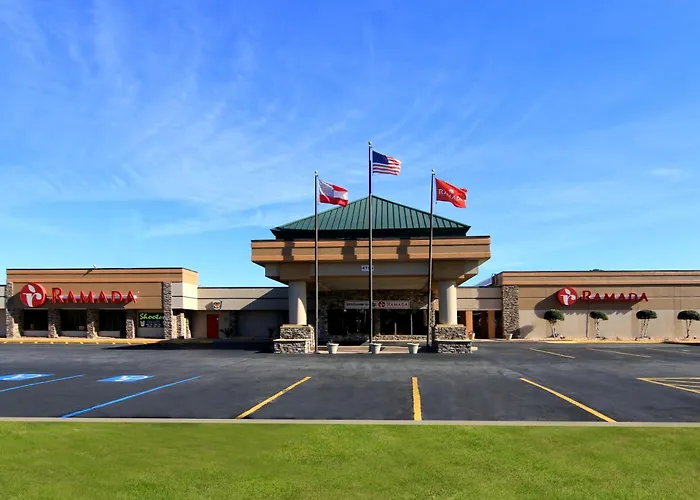 Ramada By Wyndham Macon Hotel