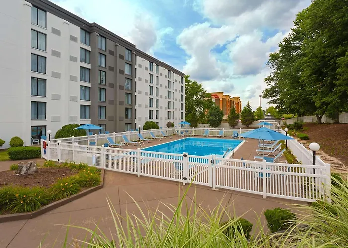 Doubletree By Hilton Washington Meadow Lands Casino Area Hotel