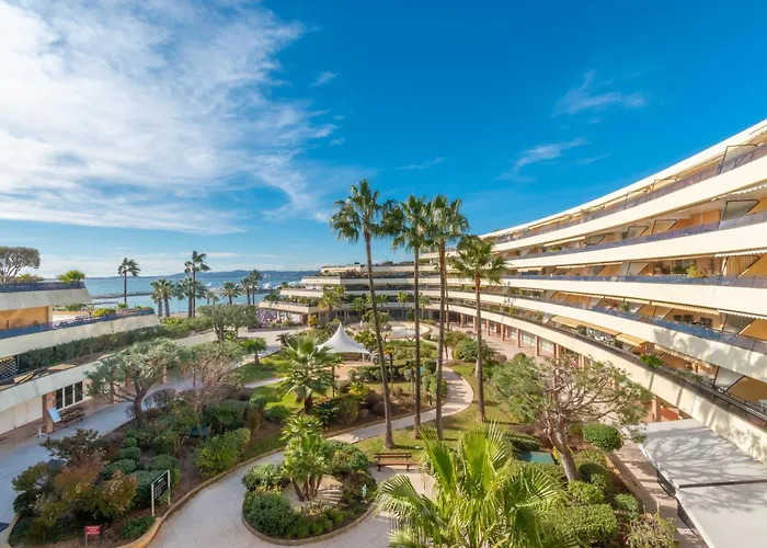 Holiday Inn Nice - Port St Laurent By Ihg Saint-Laurent-du-Var