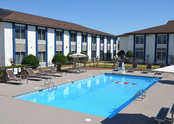Americas Best Value Inn & Suites-Foley