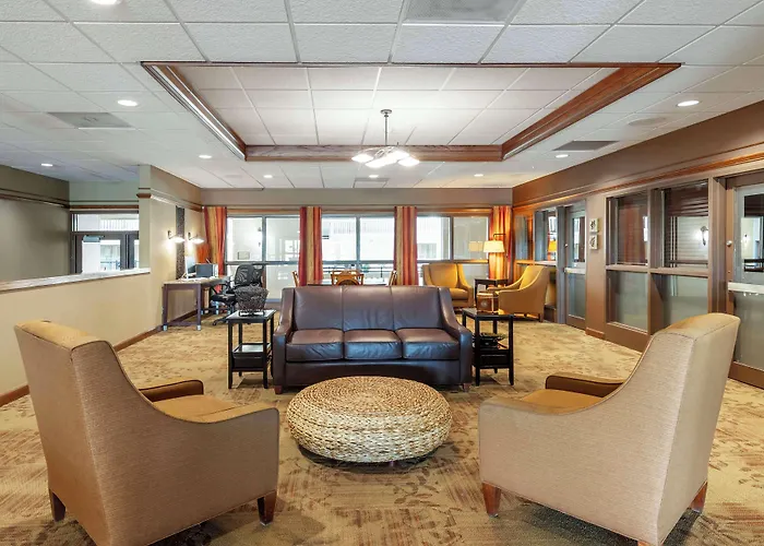 Best Western Plus Steeplegate Inn Davenport