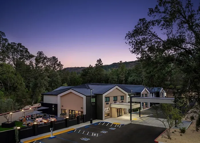 The Inelle, Oakhurst Yosemite, A Tribute Portfolio Hotel