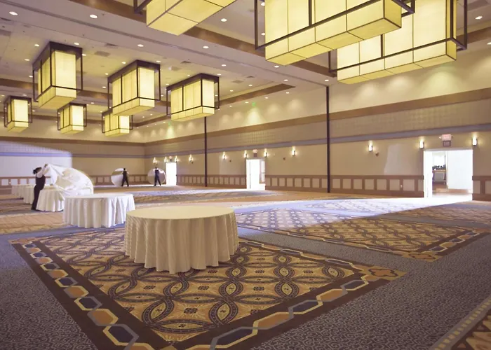 Doubletree By Hilton Phoenix- Tempe