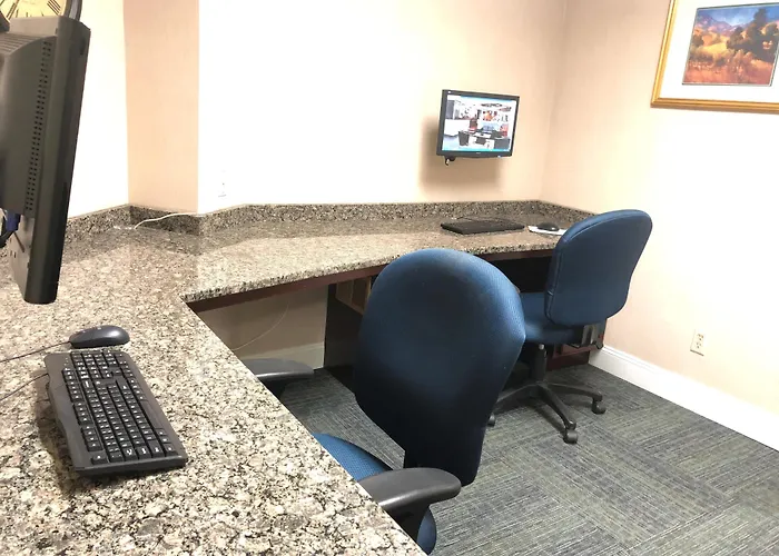 Ramada By Wyndham Jacksonville Hotel & Conference Center