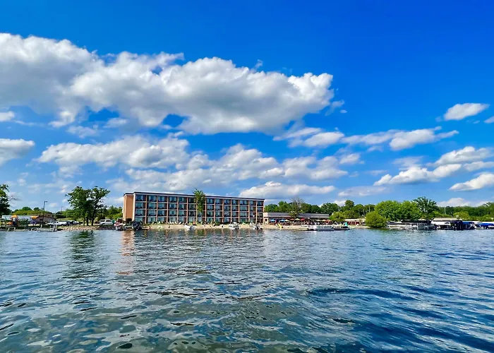 Inn Holiday Inn Detroit Lakes - Lakefront By Ihg