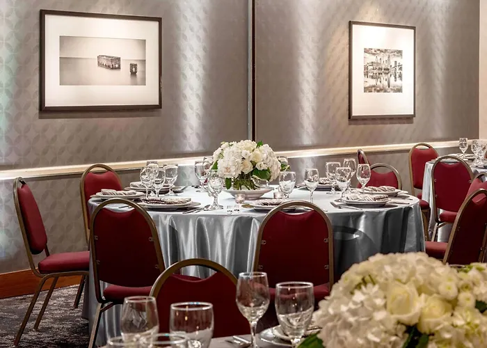 Doubletree Suites By Hilton Minneapolis Downtown