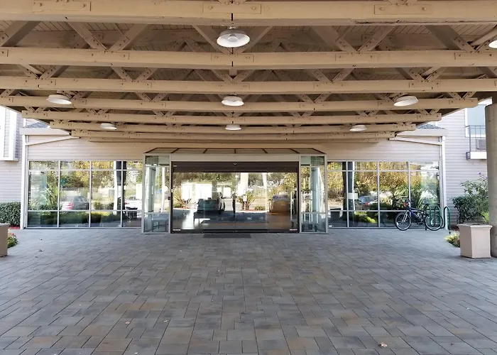 Executive Inn & Suites Oakland