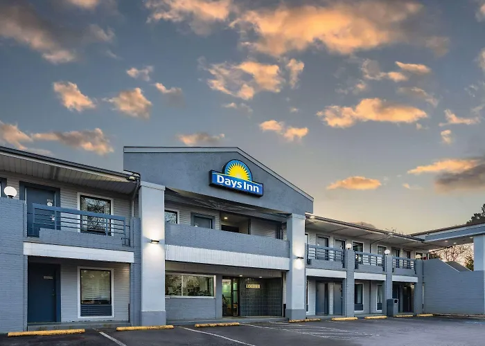Days Inn By Wyndham Raleigh Glenwood-Crabtree