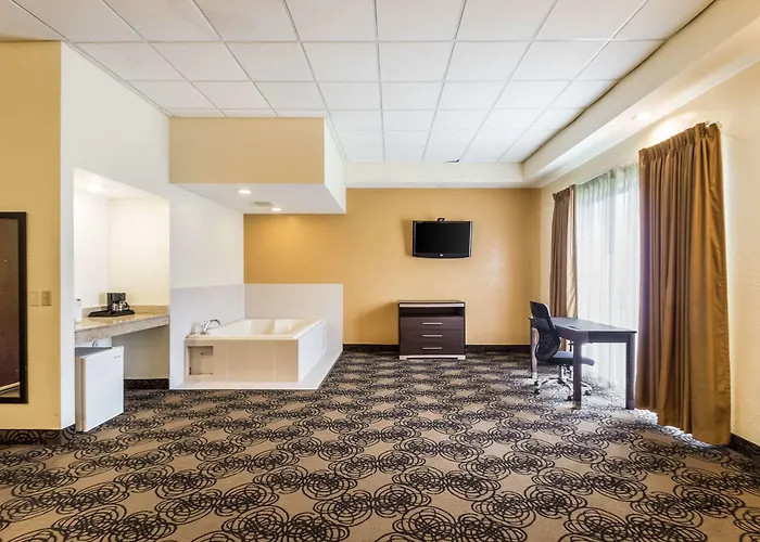 Quality Suites Milwaukee Airport