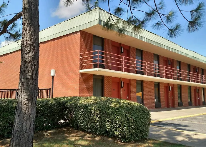 Super 8 By Wyndham Atoka