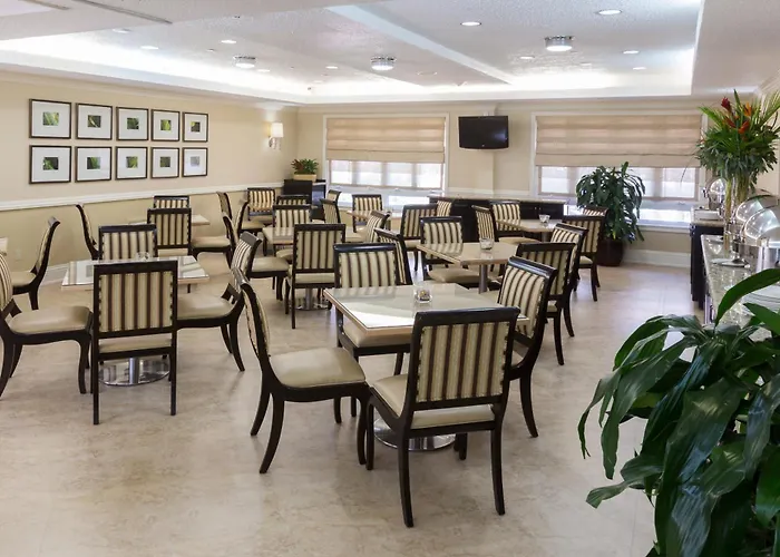Comfort Suites Paradise Island Creek Village
