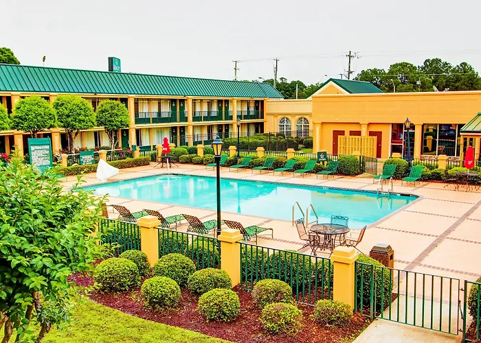 Quality Inn Richmond Hill - Savannah I-95