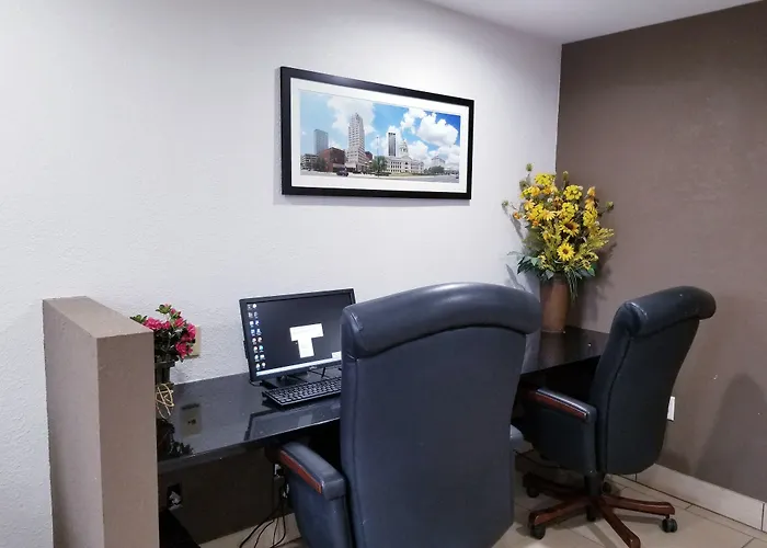 Travelodge By Wyndham Fort Wayne North