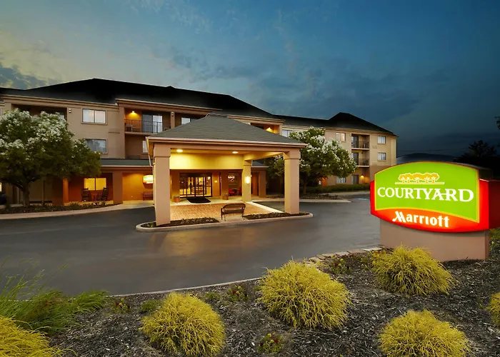 Courtyard By Marriott State College Hotel