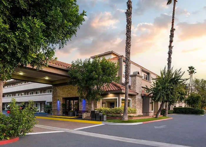 Holiday Inn Express Simi Valley By Ihg