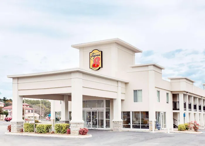 Super 8 By Wyndham Dalton