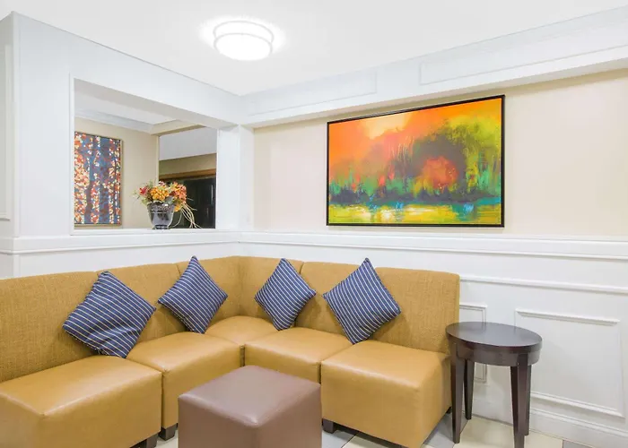 Baymont By Wyndham Ames Hotel