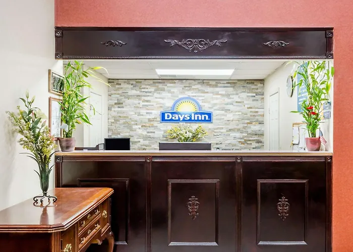 Days Inn By Wyndham Hendersonville