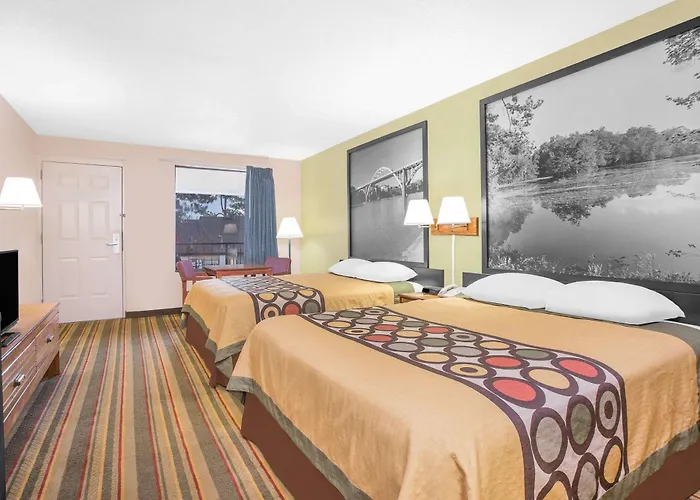 Super 8 By Wyndham Eufaula Hotel
