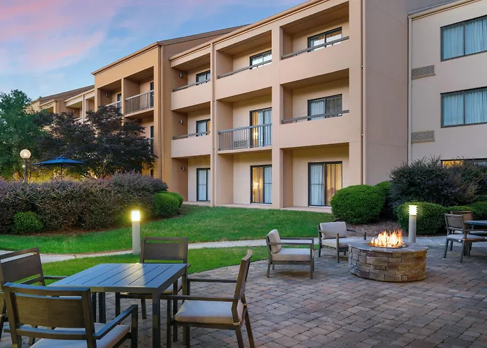 Courtyard By Marriott Little Rock West Hotel