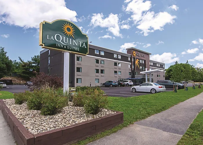 La Quinta Inn & Suites By Wyndham Portland Dt Maine Med