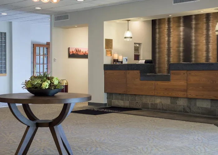 Ramada By Wyndham Boise Hotel