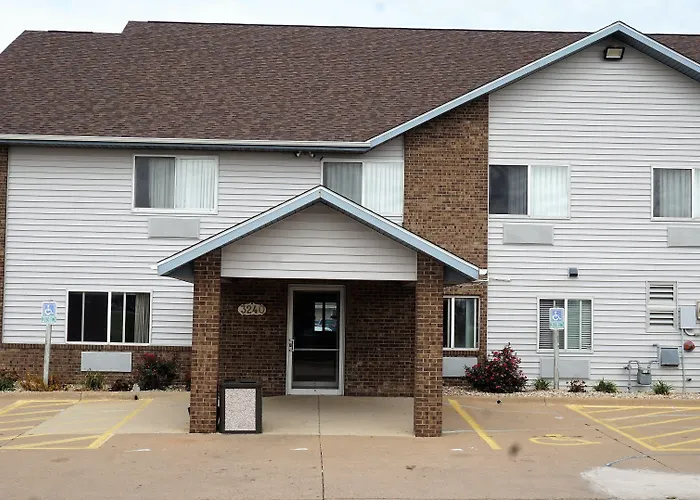 Econo Lodge Inn & Suites Pekin - Peoria Area