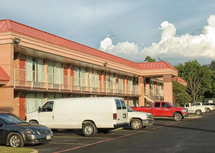 Express Inn & Suites Palestine