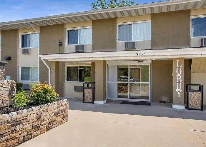 Rodeway Inn & Suites Grand Rapids Southeast Cascade