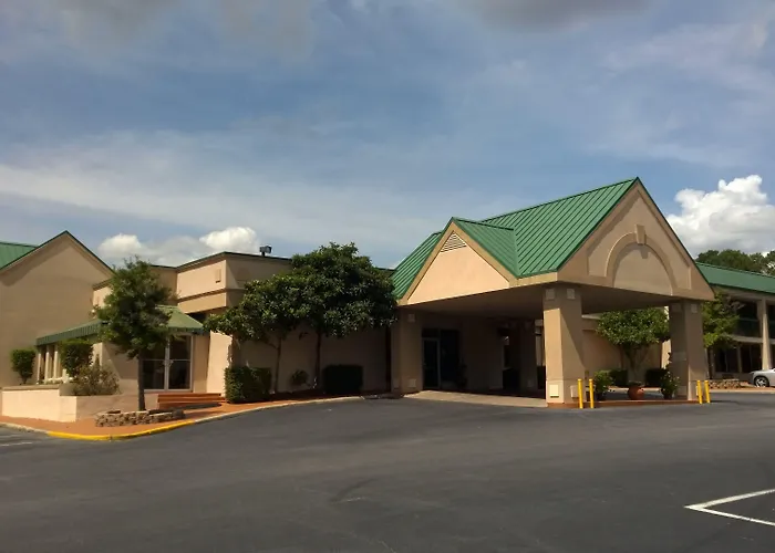 Ramada By Wyndham & Suites Warner Robins