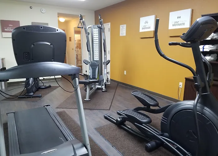 Quality Suites Paducah I-24