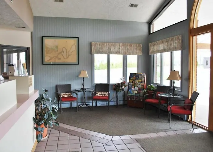 Fleetwood Inn Suites Cheboygan