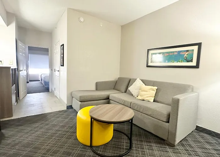 Comfort Inn & Suites Calhoun South