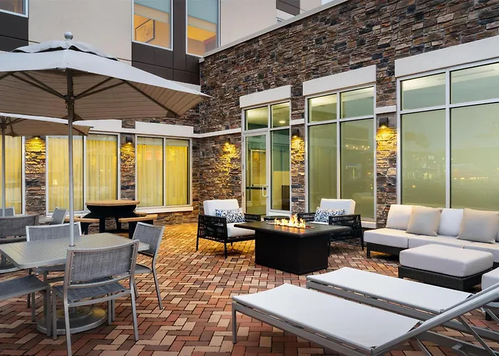 Hyatt Place Canton Lake Cable
