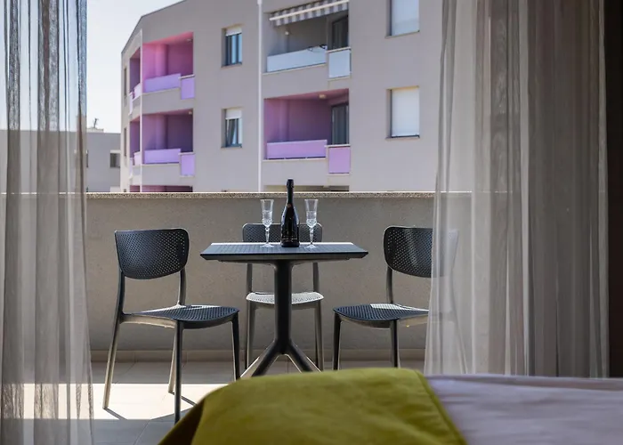 Pula City Center Accommodation - Breakfast Included