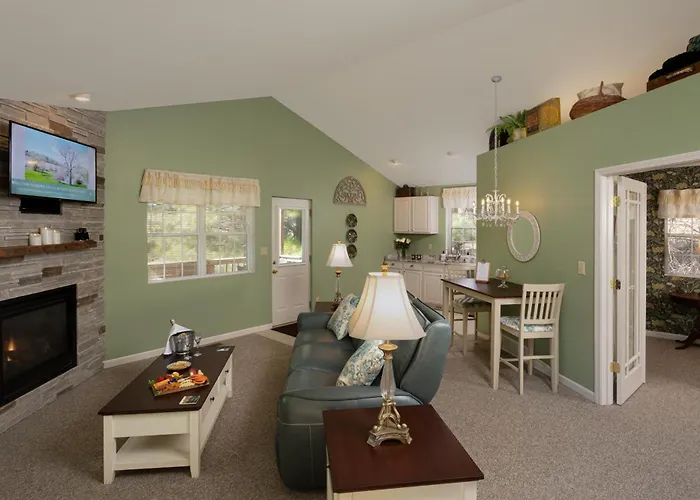 Hawk Valley Retreat & Cottages