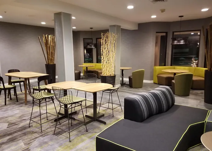 Courtyard By Marriott Norwich Hotel