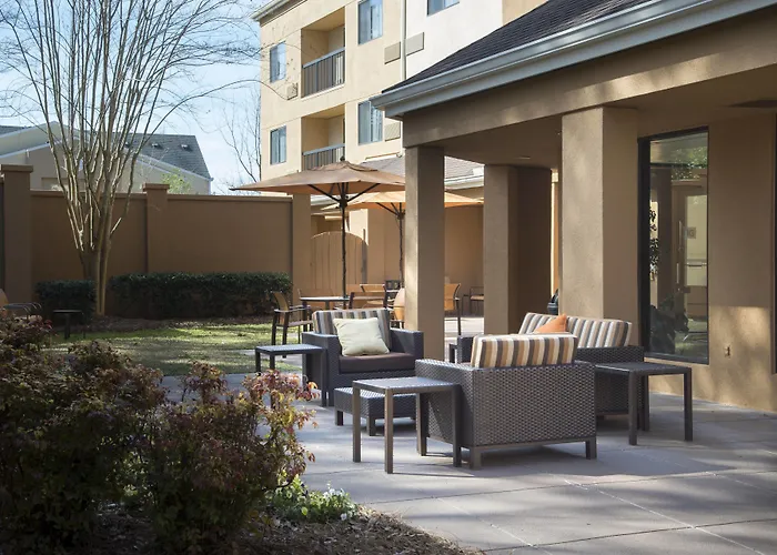 Courtyard By Marriott Dothan