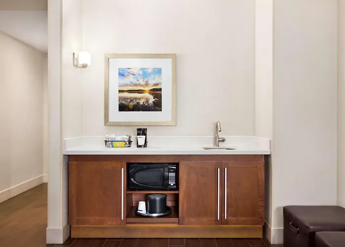 Lawrence Hotels