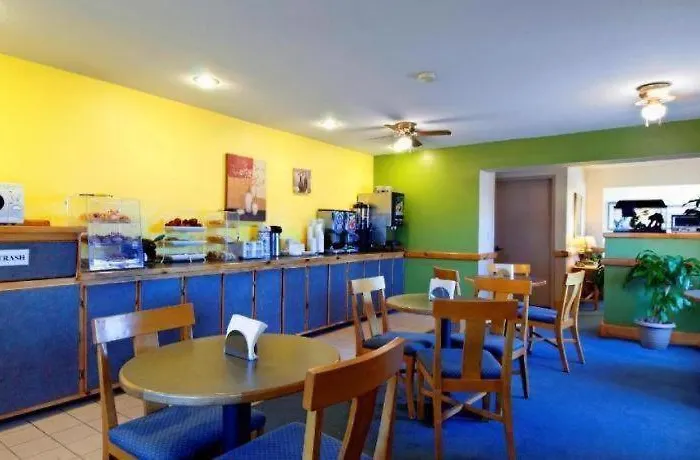 Americas Best Value Inn - Garden City