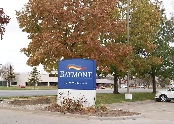 Baymont By Wyndham Coon Rapids Hotel