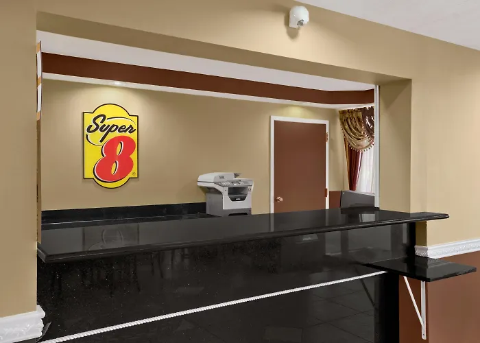 Super 8 By Wyndham Fort Myers