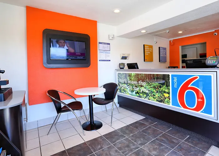 Super 8 By Wyndham Walnut Creek Hotel
