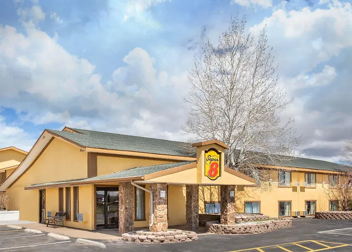Super 8 By Wyndham Craig Hotel