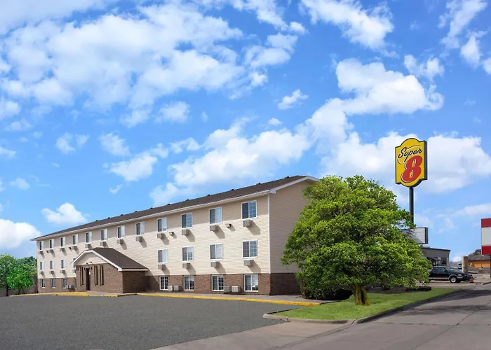 Super 8 By Wyndham Clinton