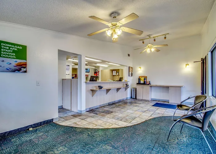 Motel 6-Saint Joseph, Mo